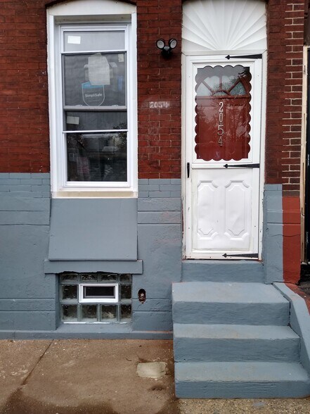 Building Photo - 2054 Ann St