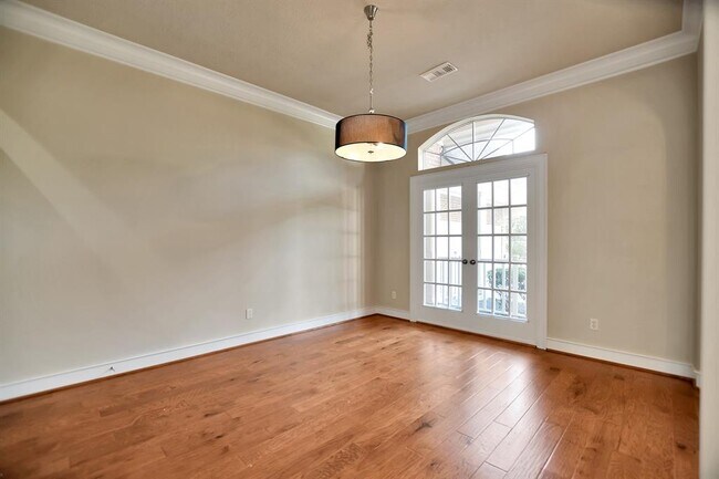 Building Photo - 6615 Butler Oaks Ct