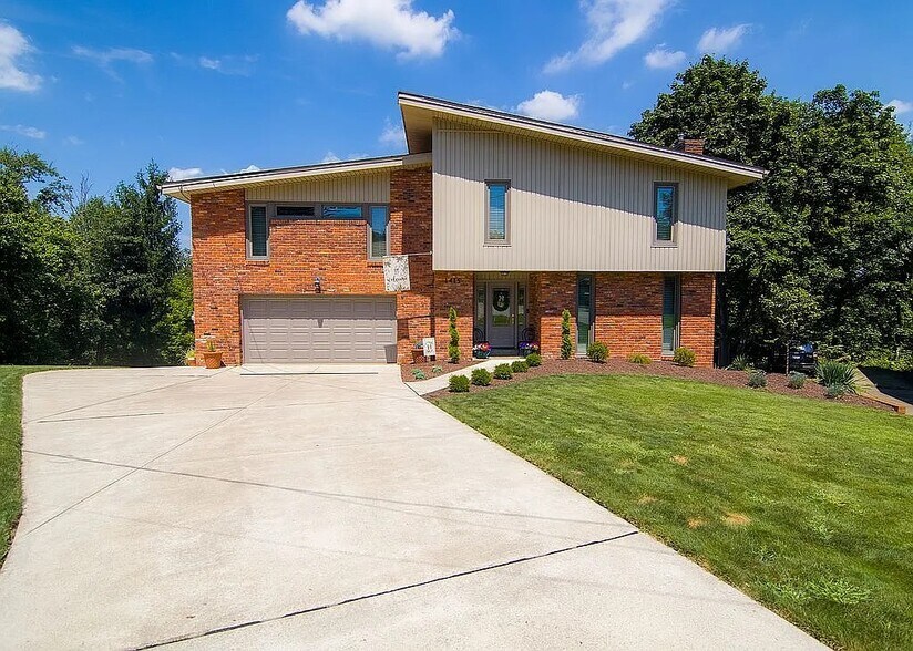 Building Photo - 1415 Jamie Dr