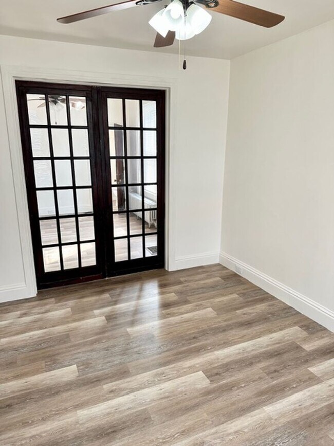 Building Photo - 1424 W Philadelphia St