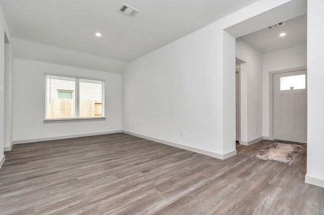 Building Photo - 1111 Pk Crst Dr