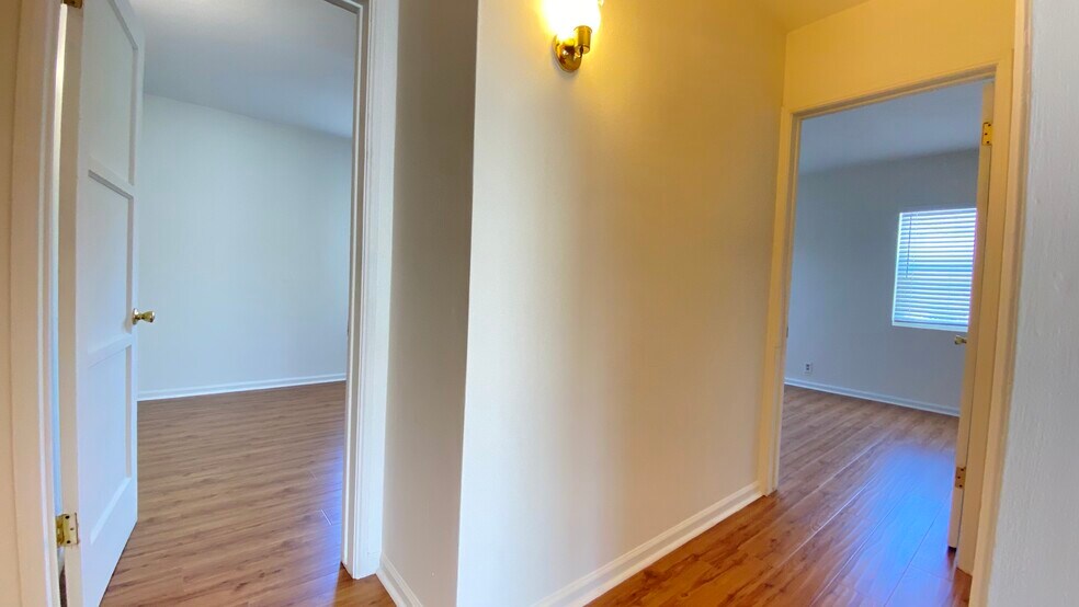 Building Photo - 1621 Del Amo Blvd