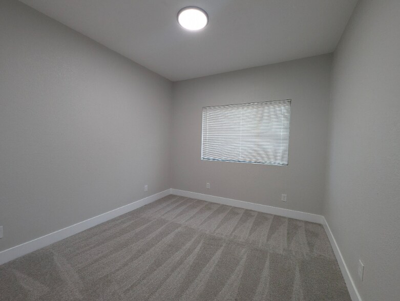 Building Photo - 1626 Bridge St