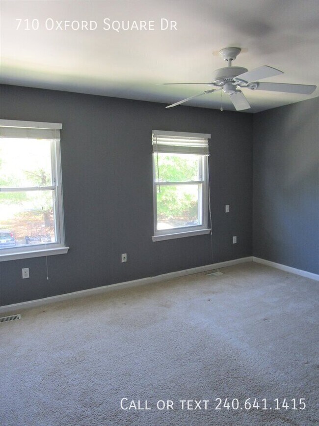 Building Photo - 710 Oxford Square Dr