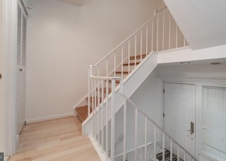 Building Photo - 9753 Lake Shore Dr