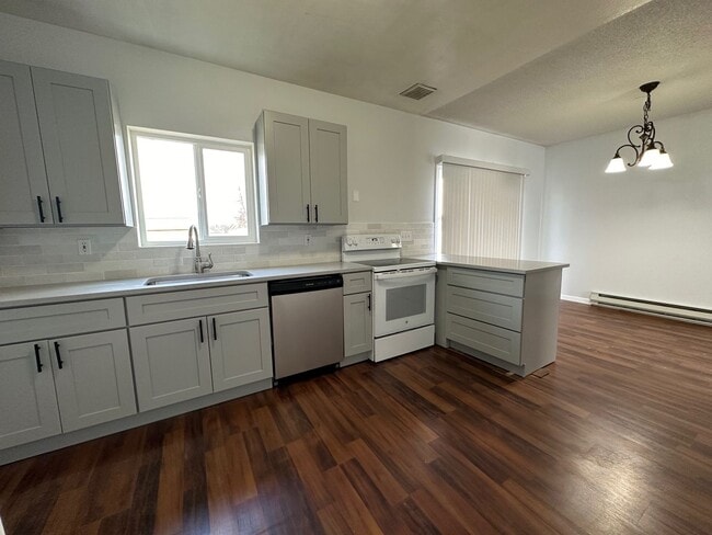 Building Photo - Fairchild AirForce Base 3 Bedroom 1 Bath Home