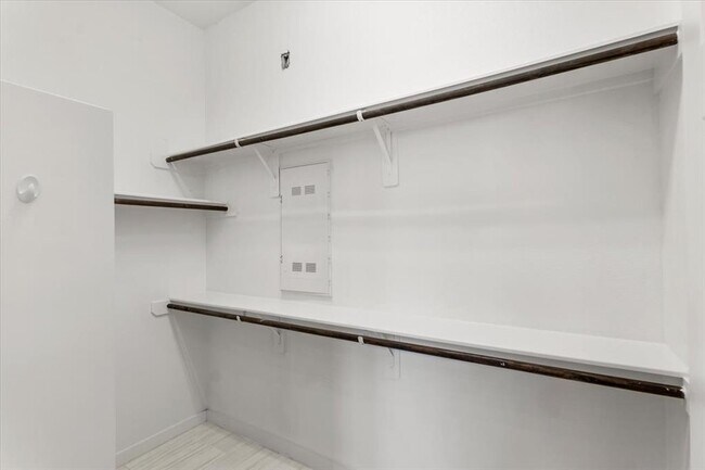 Building Photo - 8109 Gilwice Ln