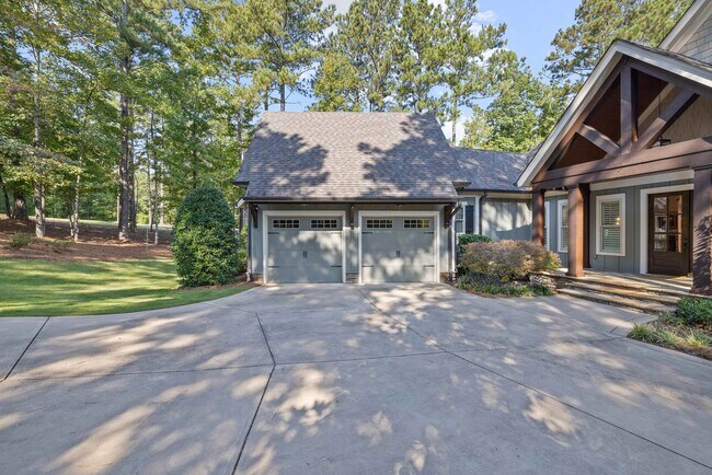 Building Photo - 1020 Bridle Bit Ln