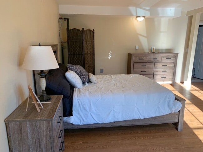 Building Photo - Beautiful Oceanfront 1 Bedroom Unit on Kal...