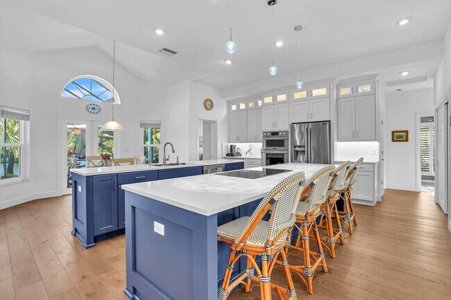 Building Photo - 8951 SE Marina Bay Dr