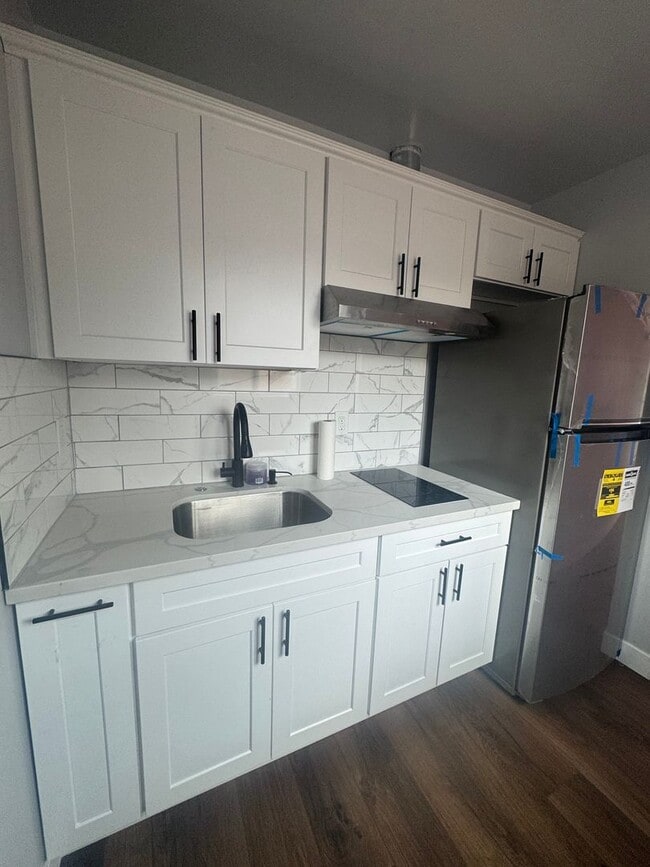 Building Photo - NEW AND BEAUTIFUL PRIVATE ADU