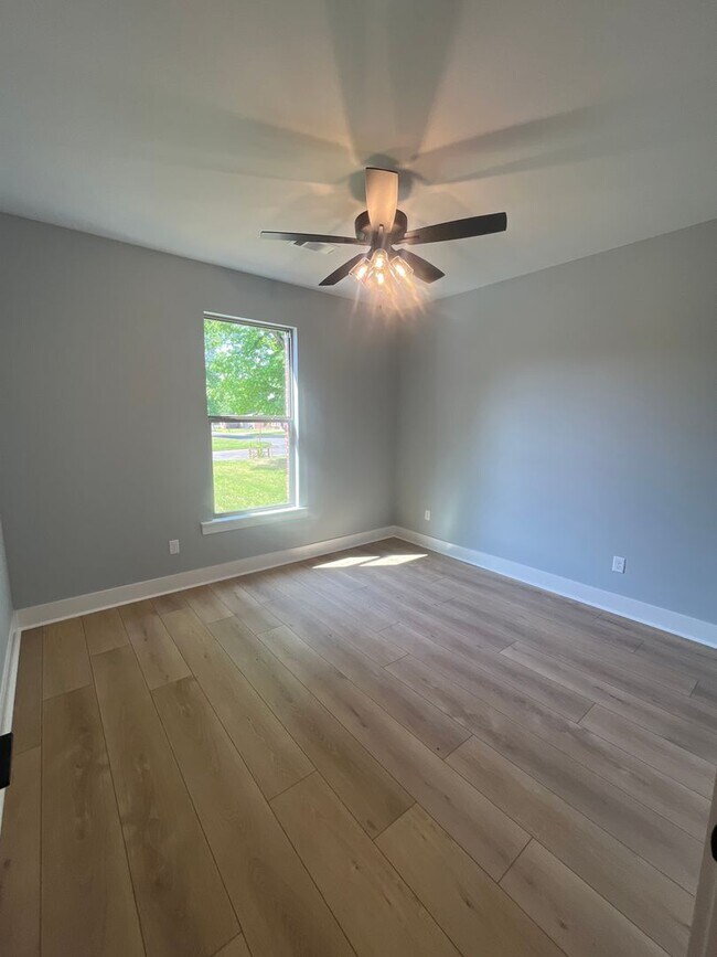 Building Photo - New construction mins from LRAFB