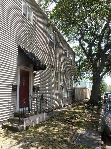Front entrance - 1101 Marengo St