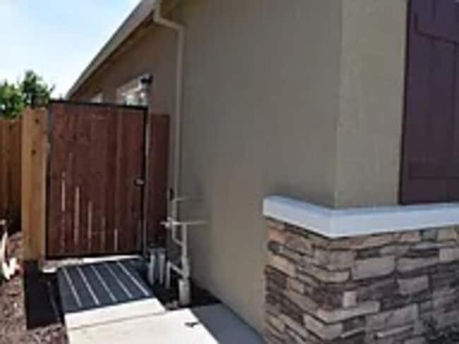 Building Photo - 4284 Lasalle Dr