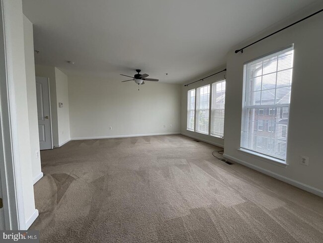 Building Photo - 117 Leather Fern Way