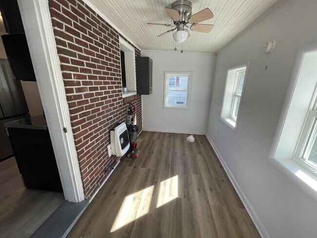 Building Photo - "Charming 3-Bed Home with Finished Basemen...