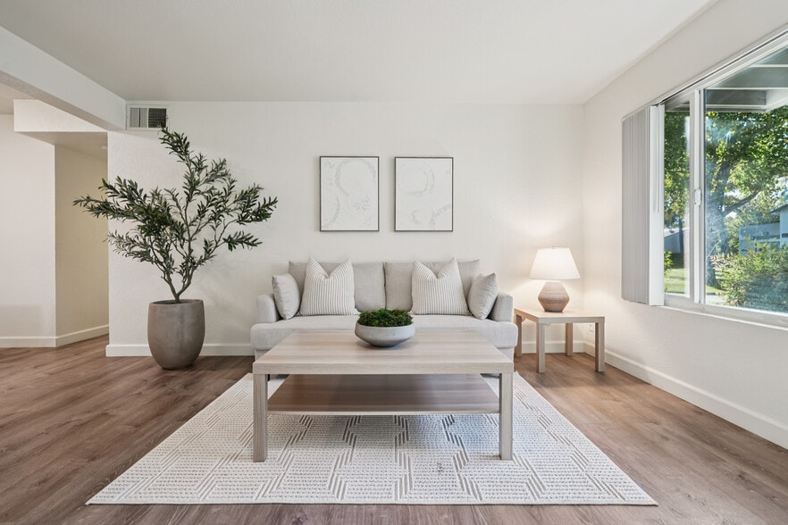 Building Photo - Aggie Square Apartments