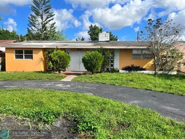 Building Photo - 7941 Plantation Blvd
