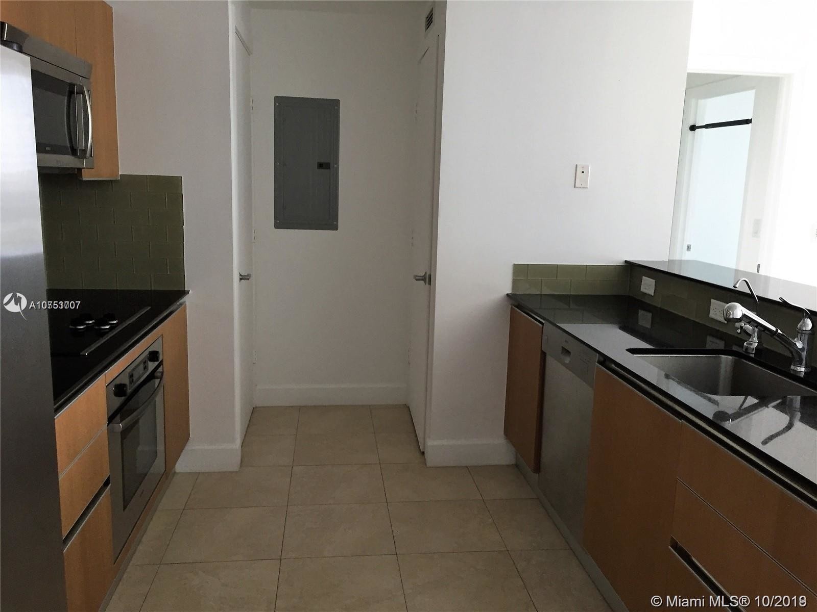 Building Photo - 1050 Brickell Ave