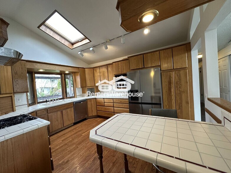 Building Photo - 955 Anacortes Ct NE