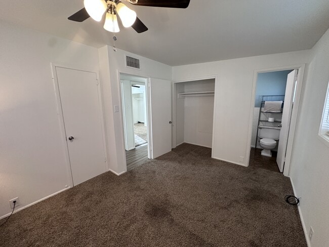 Building Photo - 2310 Oxford Cir