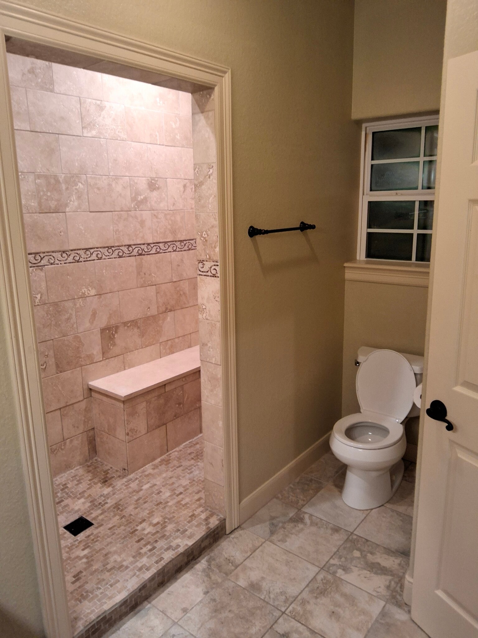 Building Photo - 305 Hughes Rd