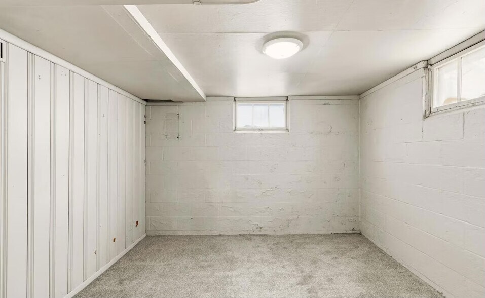 Building Photo - 5610 Frederick St