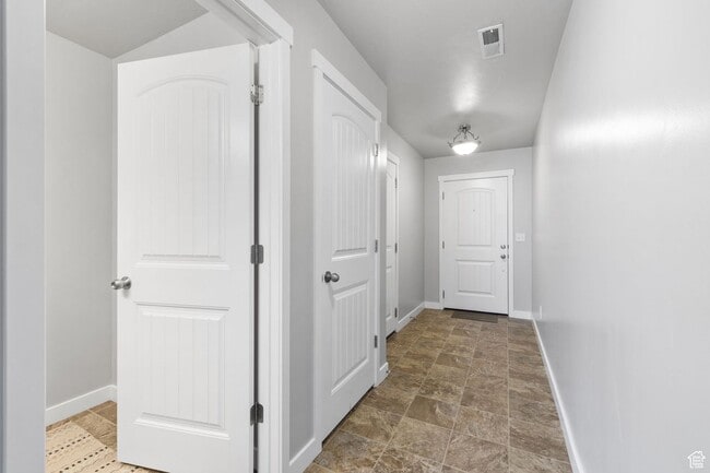Building Photo - 3 Bedroom Townhome  in Pleasant Grove for Rent!
