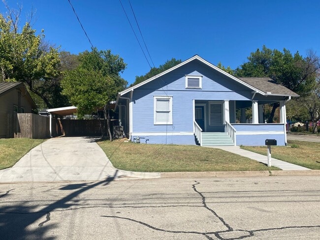 Building Photo - 302 W Baylor St