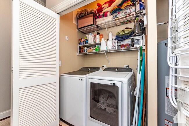 Building Photo - 1815 N Milwaukee Ave