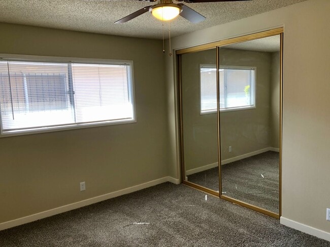 Building Photo - Airy 2 Bedroom 2 Bath with Front Patio