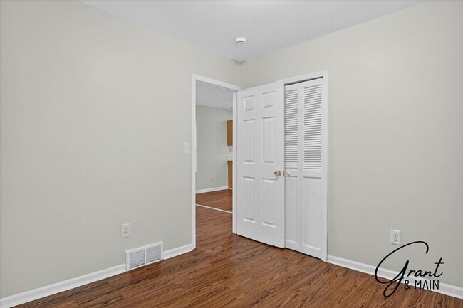 Building Photo - 3 bedroom ranch $1250