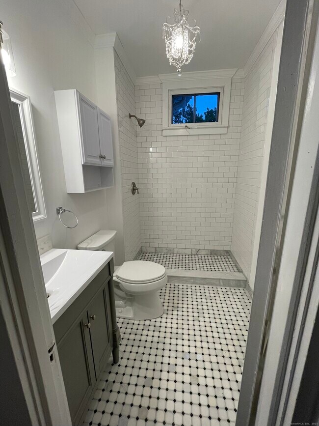 Building Photo - 161 Broadway