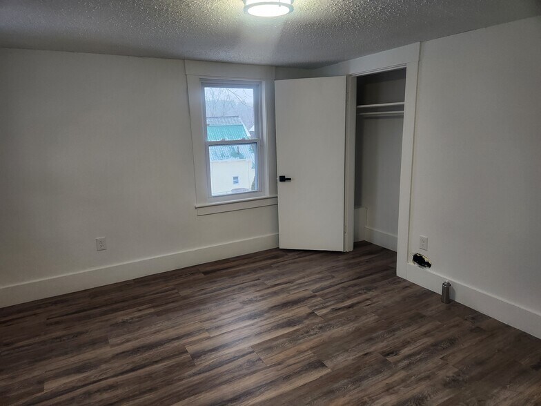 Building Photo - 13 Bridle Path