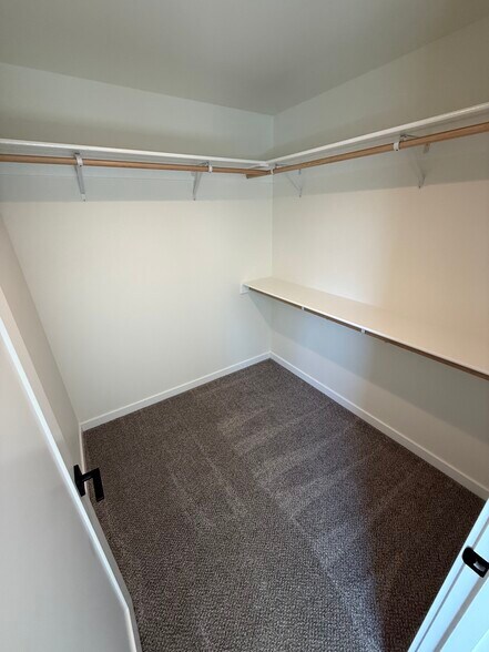 Building Photo - 410 Wagon Wheel Dr