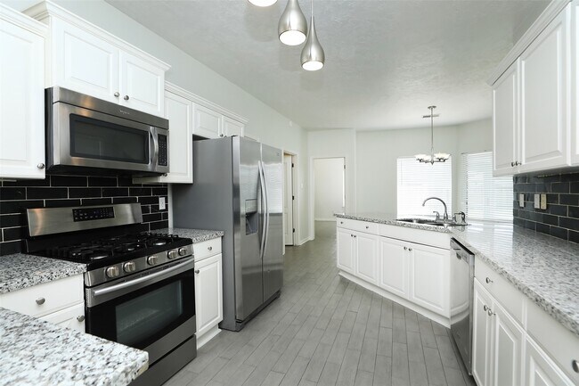 Building Photo - 24603 Haigshire Dr