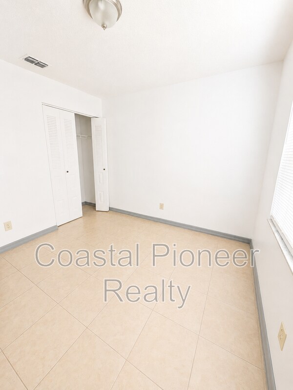 Building Photo - 1331 Coolridge Dr