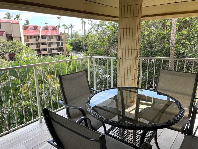 Building Photo - Step into the peaceful and lovingly cared-for 2-bedroom, 2-bath condo in Haleakala Shores — one o...