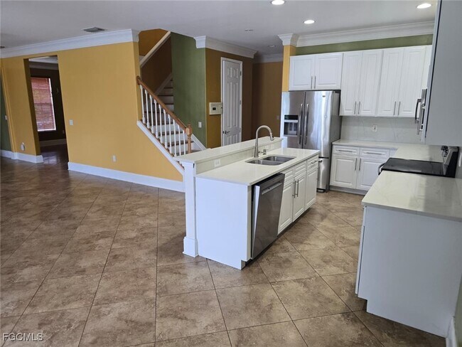 Building Photo - 2540 Sutherland Ct
