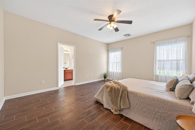 Building Photo - 10427 Lyndon Meadows Dr
