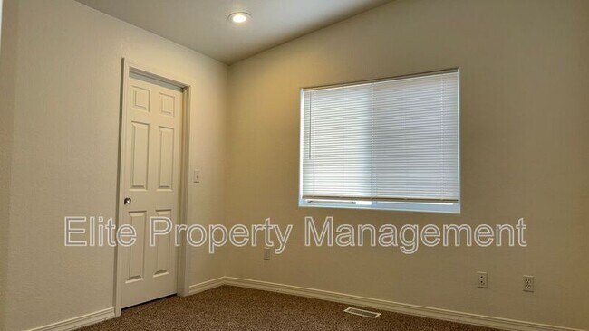 Building Photo - 175 S Stardust Ct