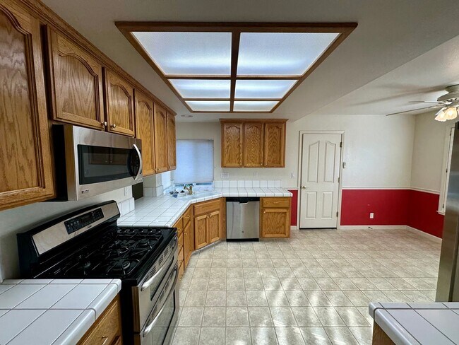 Building Photo - 2 Bedroom 2 bathroom House in Morgan Ranch