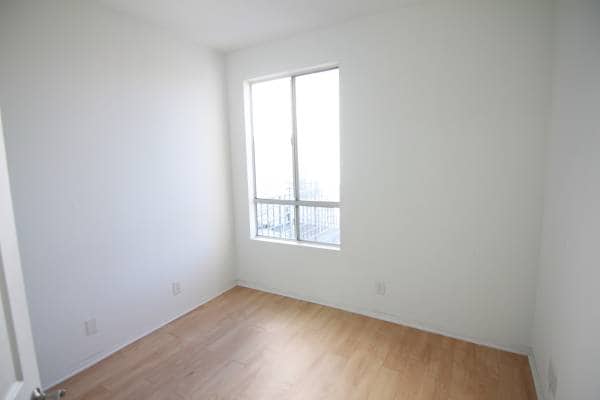 Building Photo - 884 Palm Ave