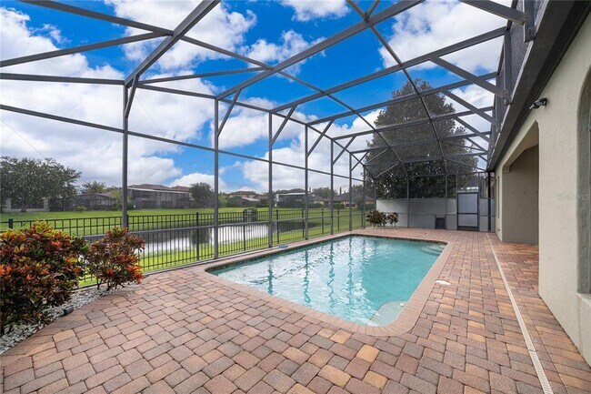 Building Photo - 7415 Pointe Venezia Dr