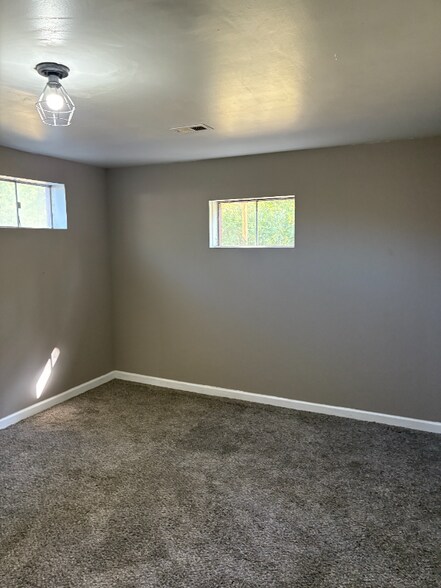 Building Photo - 14 Joan Dr