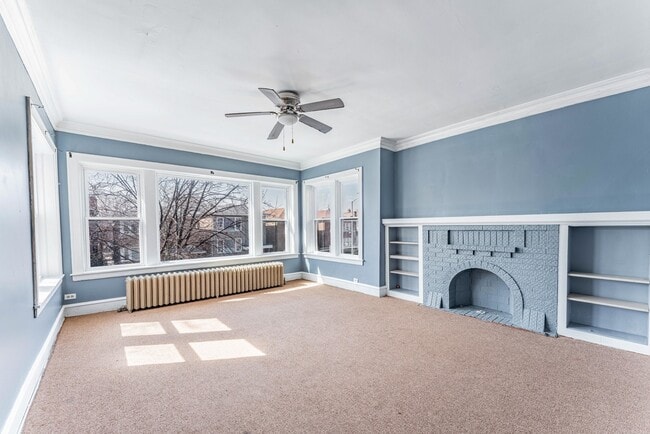 Building Photo - 1845 S Oak Park Ave