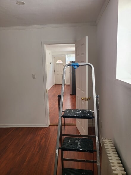 Building Photo - 708 Avenue Y