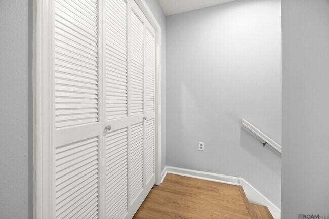 Building Photo - 9817 Siegen Ln