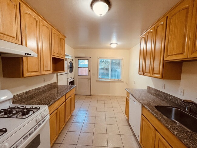 Building Photo - Peaceful 2-Bedroom Duplex with Private Yard & Bonus Studio Shed (San Jose)