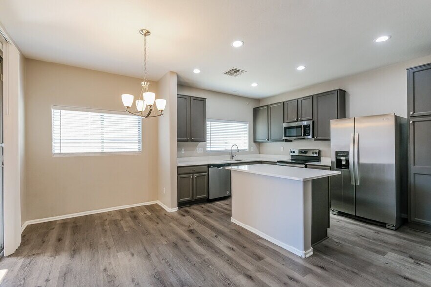 Building Photo - 10911 W Mariposa Dr